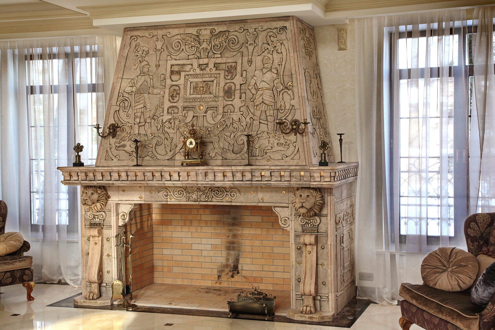 Камин "Рыцари"