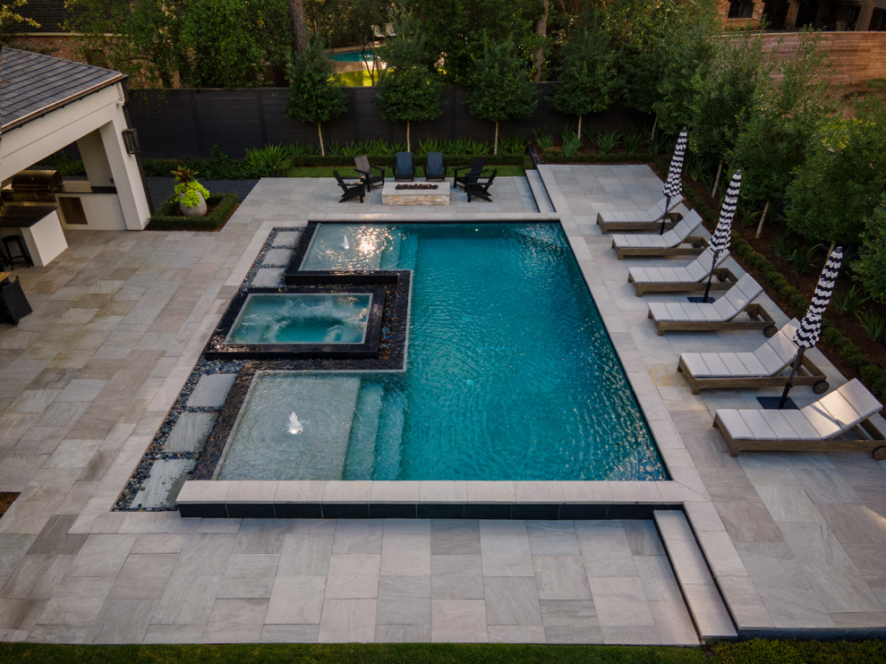 This is an example of a modern pool in Houston.