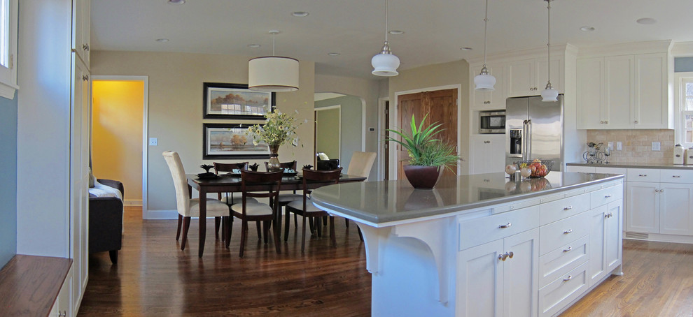 Dining room - transitional dining room idea in Minneapolis
