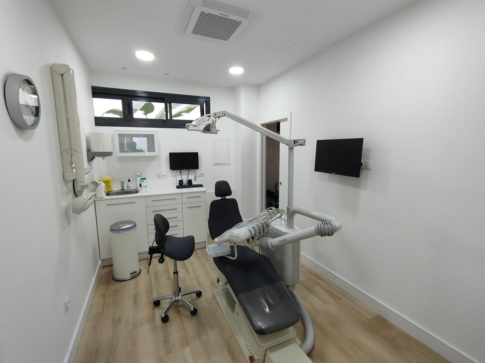 CLÍNICA DENTAL JB