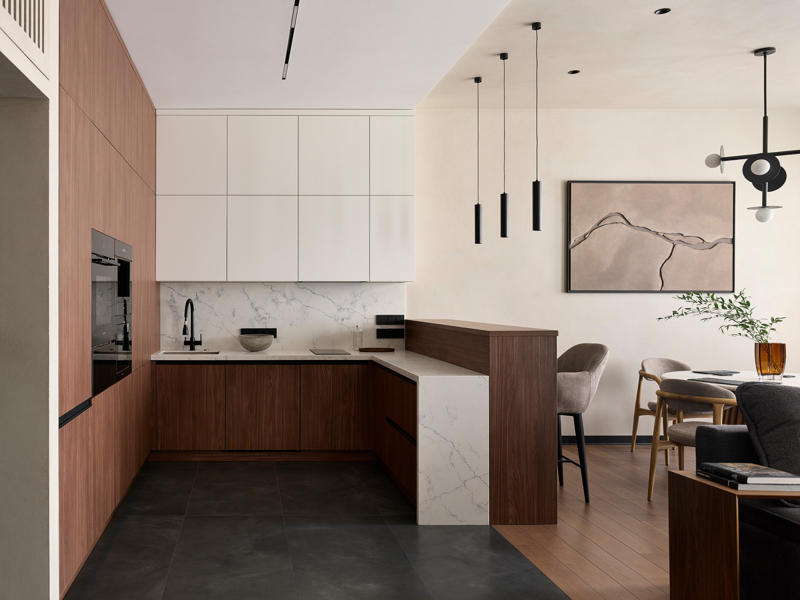 Квартира в доме с золотой аркой