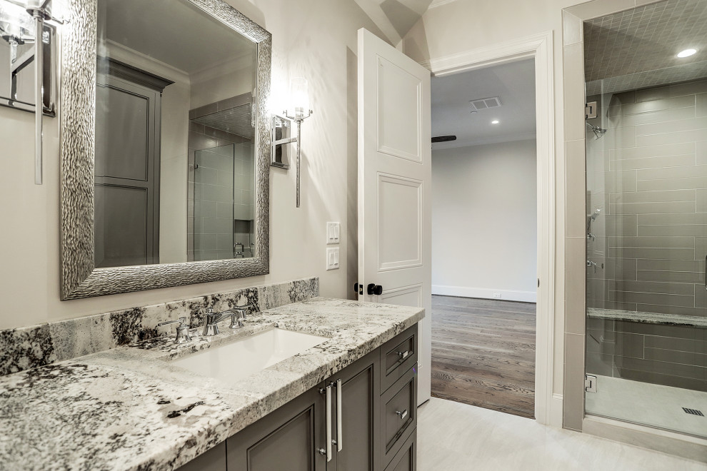 Photo of a transitional bathroom in Houston.