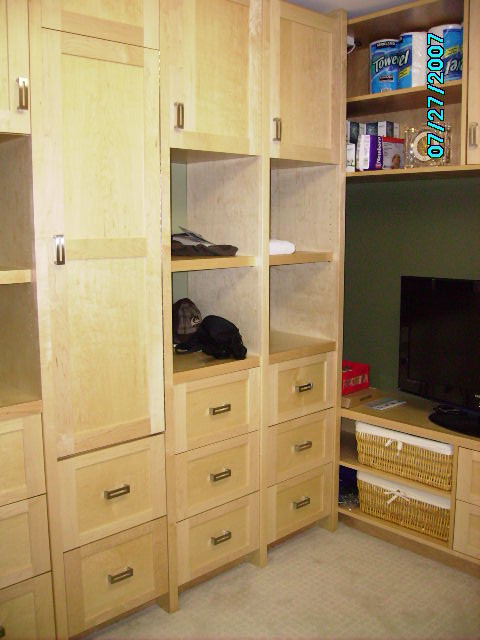 Photo of an asian storage and wardrobe in Hawaii.