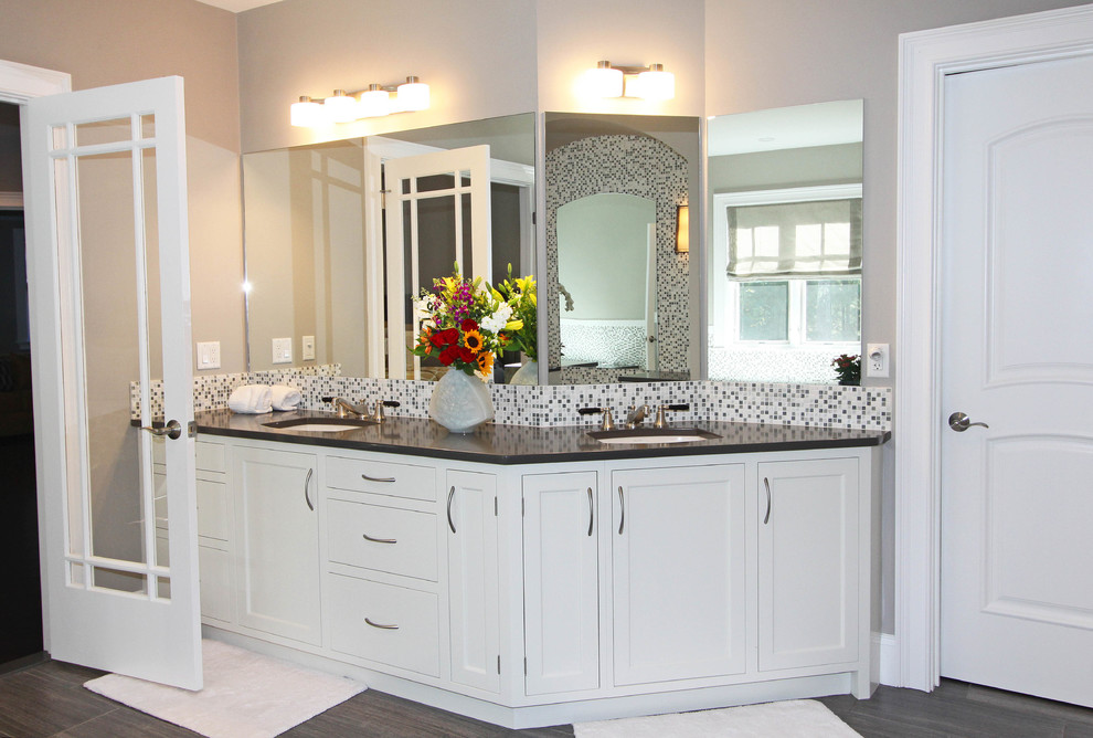 Home design - transitional home design idea in Boston