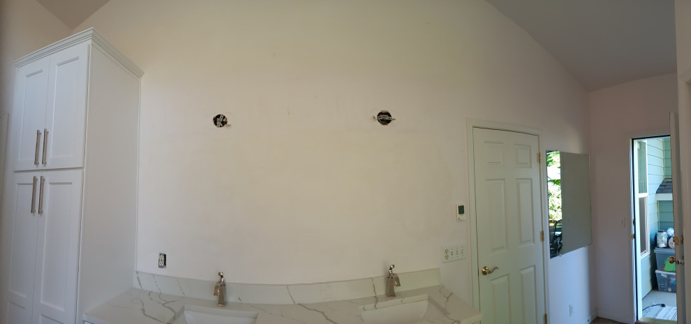 Bathroom Wallpaper