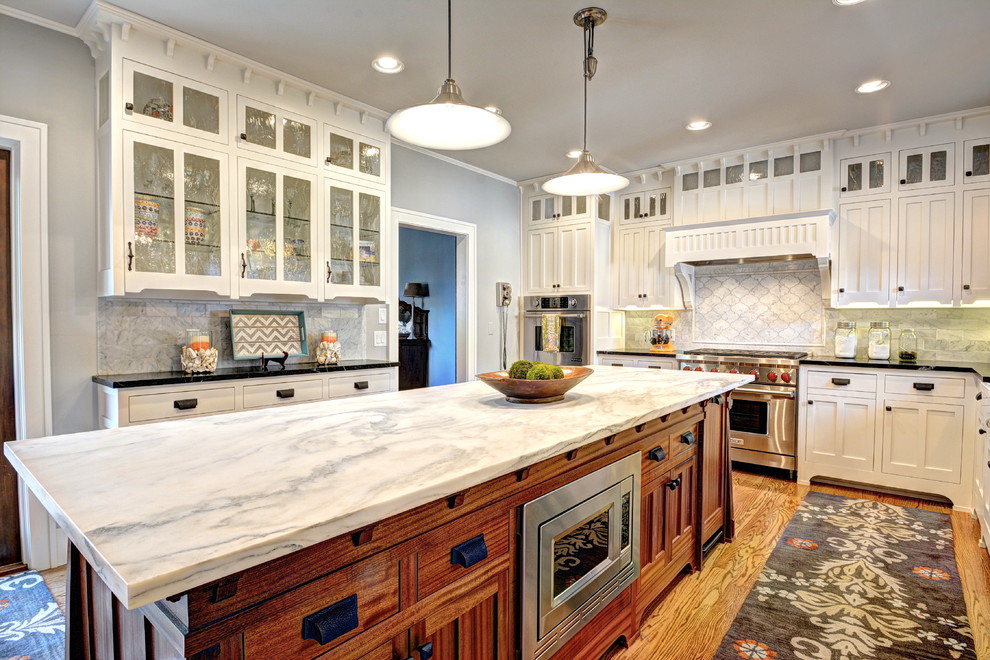 This is an example of a transitional kitchen in Oklahoma City.
