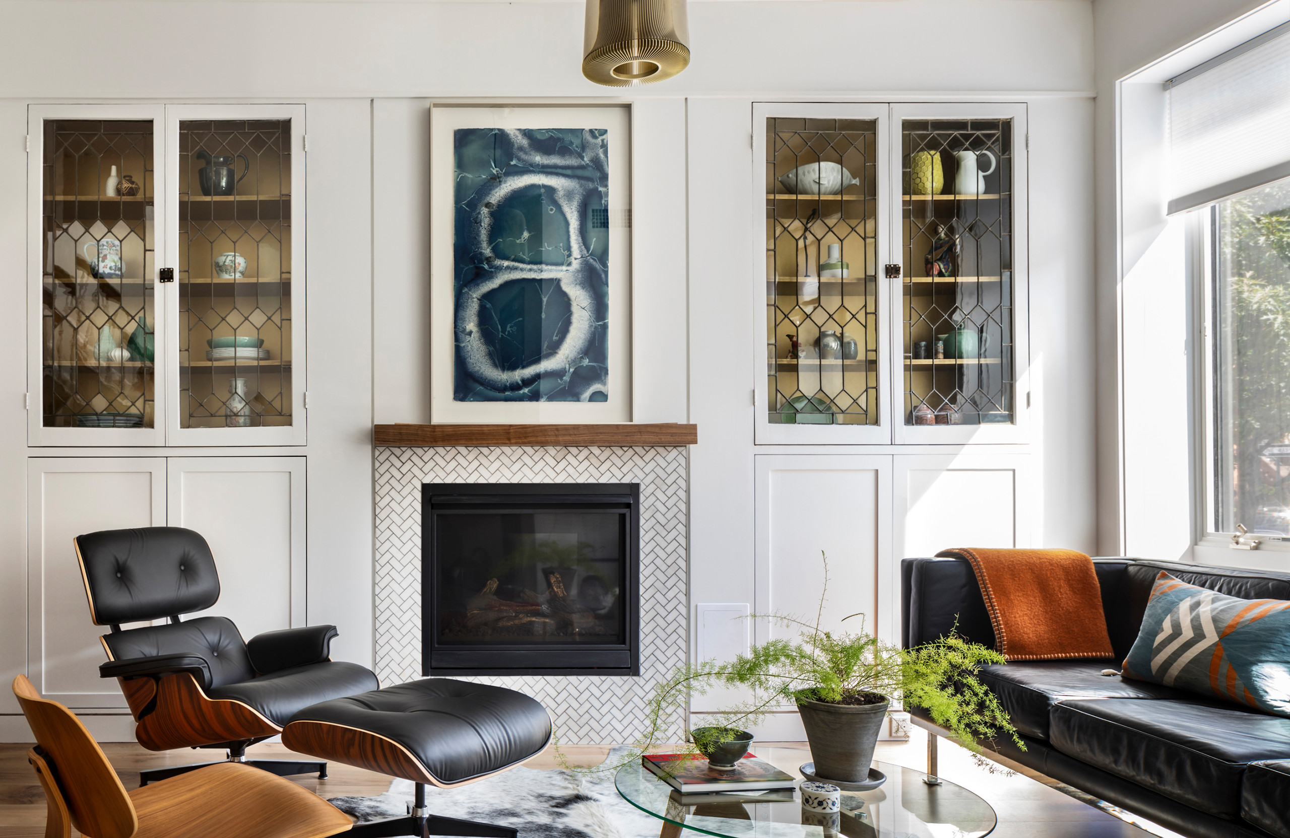 75 Beautiful Contemporary Living Room With A Standard Fireplace Pictures Ideas November 2020 Houzz