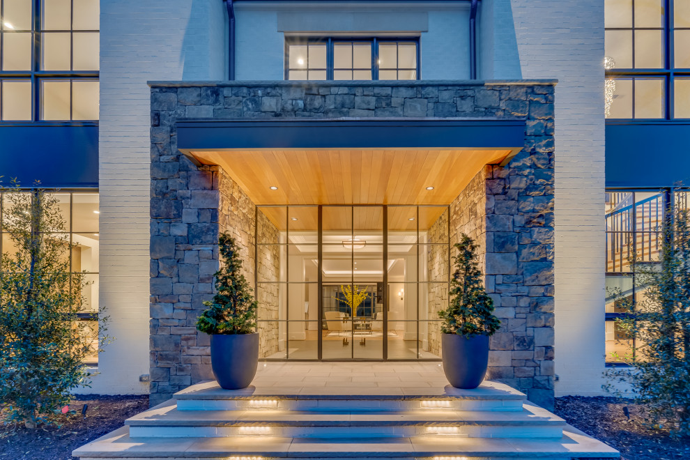 Entryway - entryway idea in Orange County