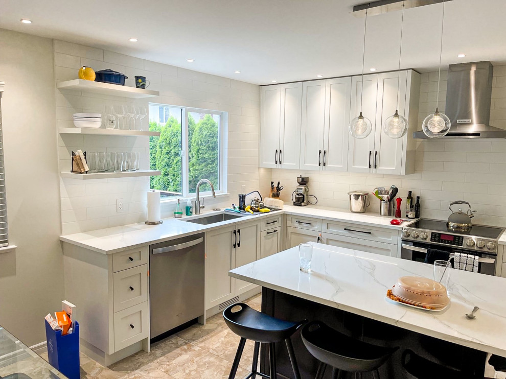 Inspiration for a transitional kitchen remodel in Vancouver