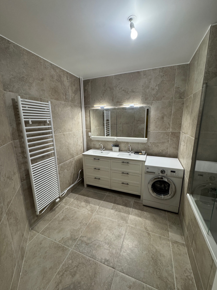 Rénovation de deux salles de bain et du salon / cuisine