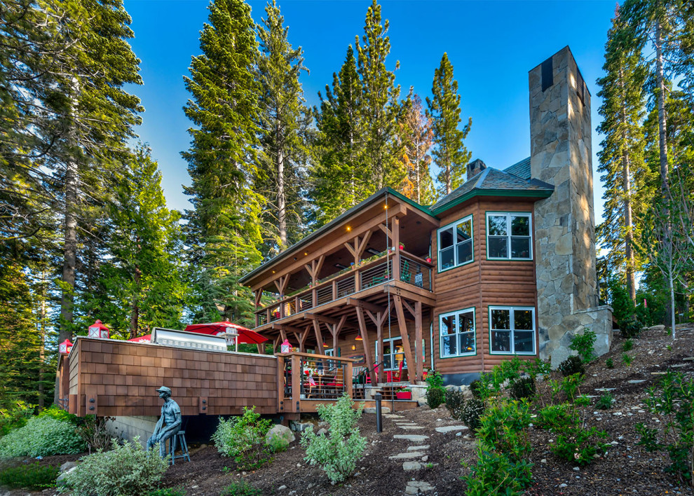 Home design - rustic home design idea in Sacramento