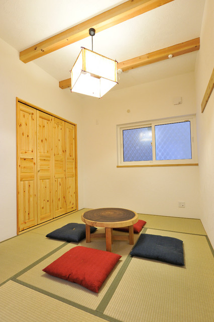 大阪府大東市 moderno-sala-de-estar