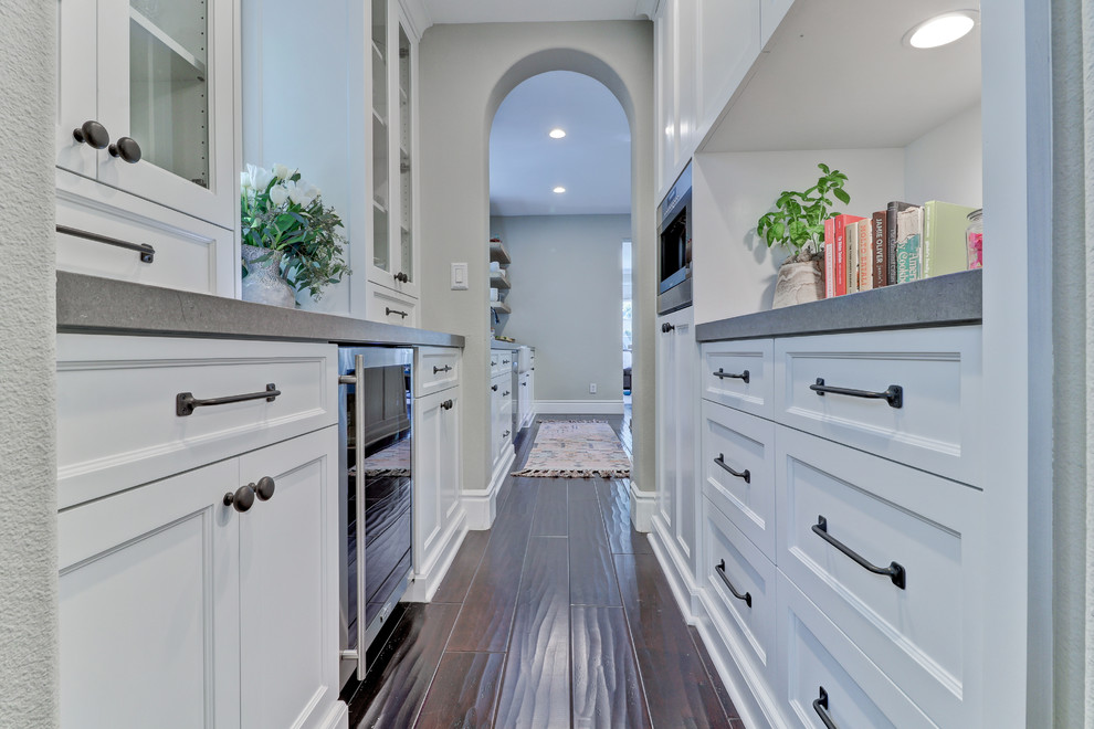 Home design - transitional home design idea in Orange County