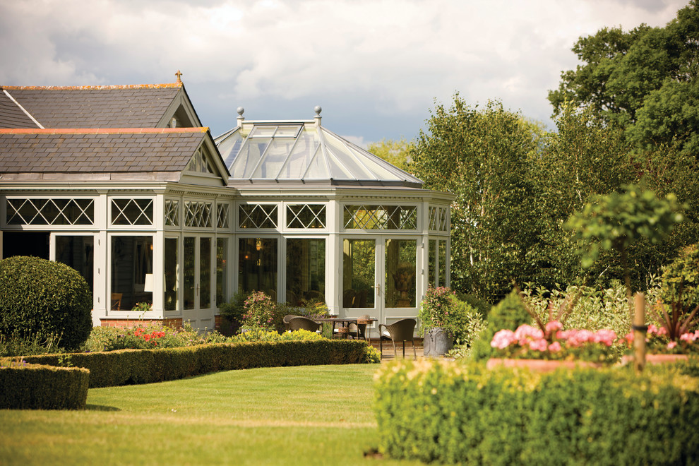 Photo of a traditional sunroom in Essex.