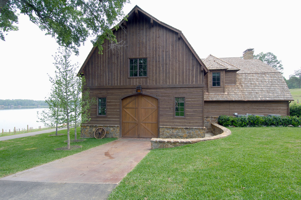 This is an example of a country barn in Dallas.