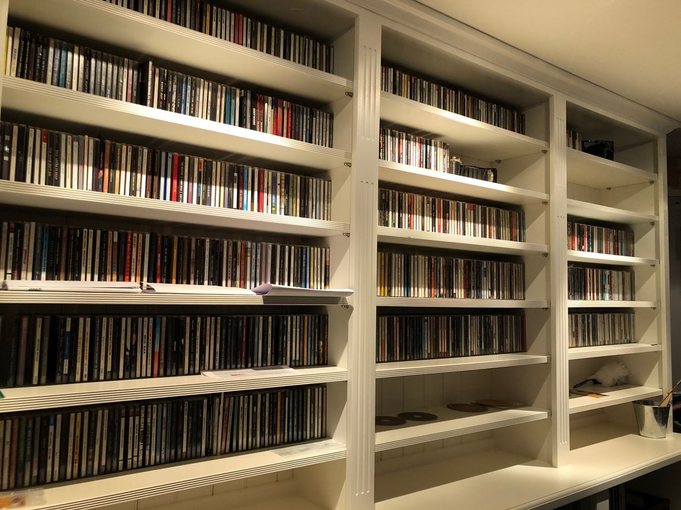 Bibliothèques sur-mesure en hêtre massif peint