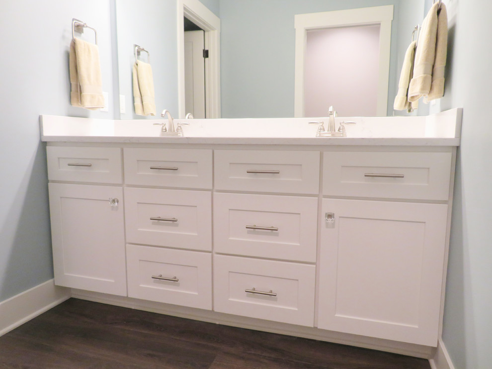 Transitional home design photo in Grand Rapids