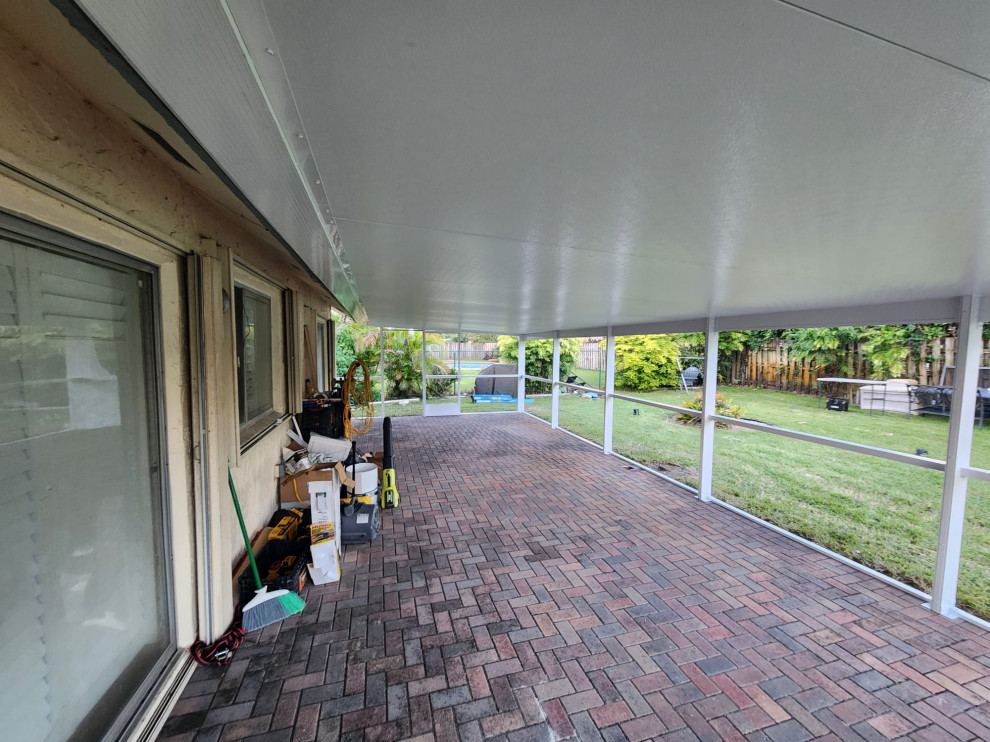 Exterior Aluminum Screen Room and Roof System