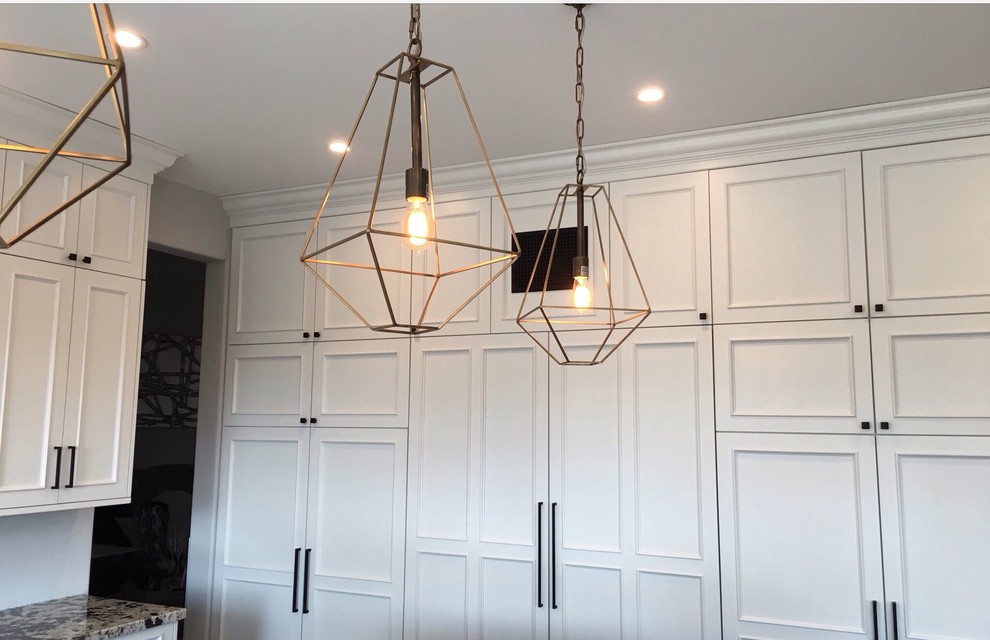 Home design - transitional home design idea in Phoenix