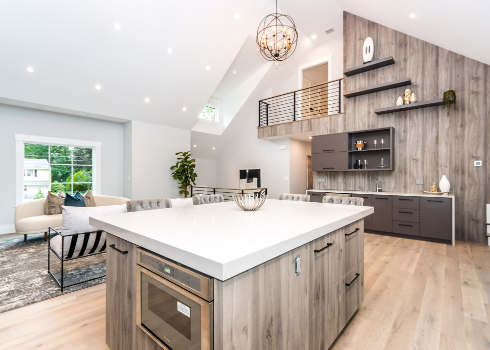 Kitchen - mid-century modern kitchen idea in Boston