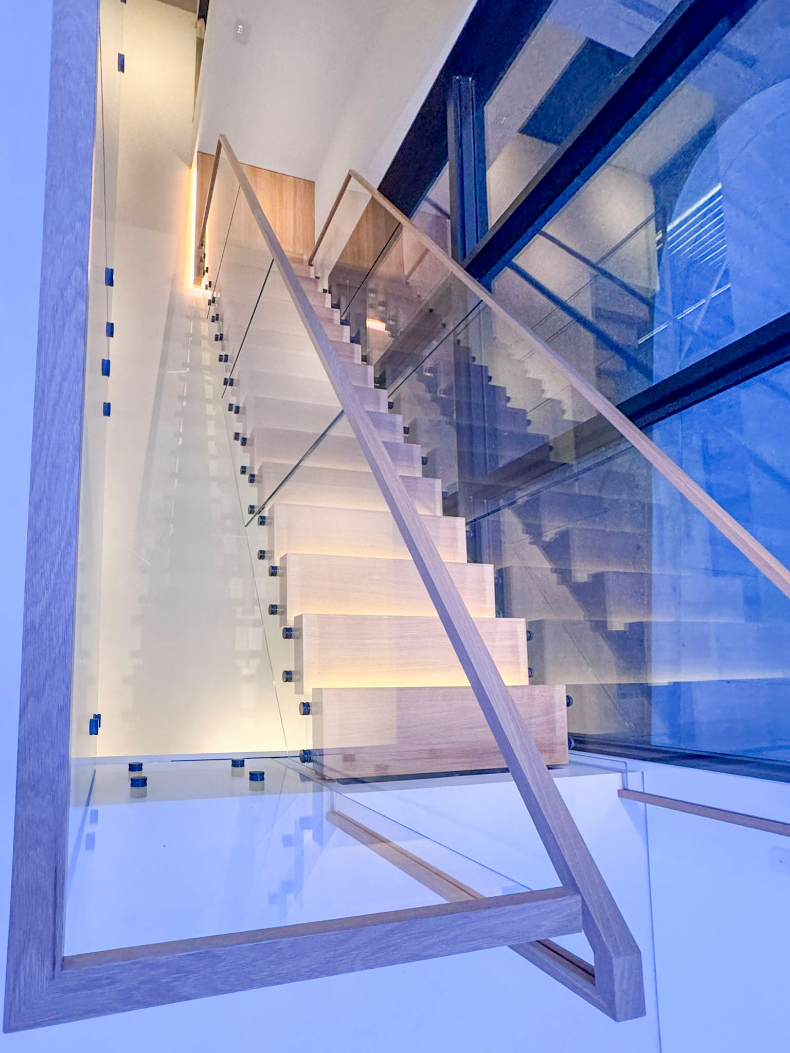 126_Visually Open and Light Contemporary Staircase, Mclean, VA 22102