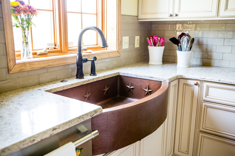 Transitional kitchen photo in Baltimore