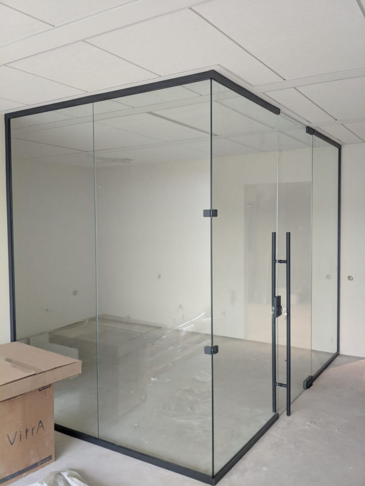 Стеклянные офисные перегродки на Пионерской