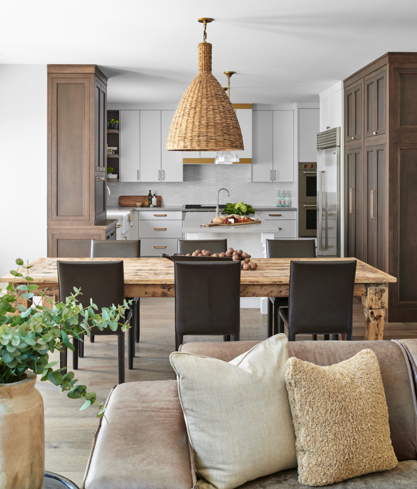 Kitchen - rustic kitchen idea in Toronto