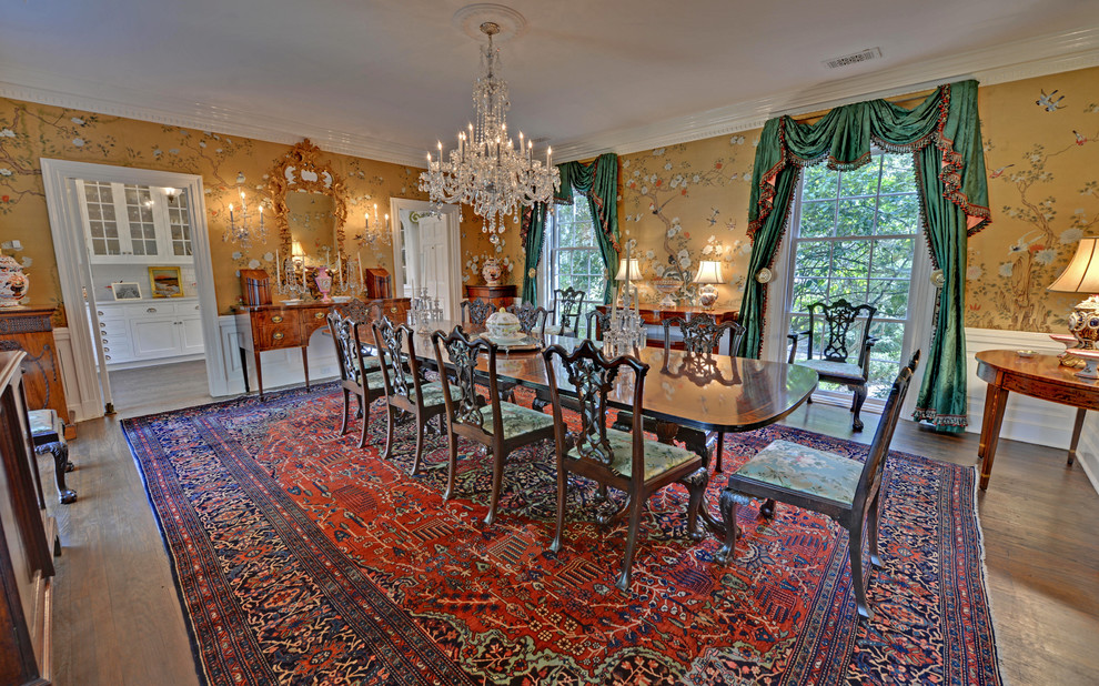 Example of a classic dining room design in Atlanta
