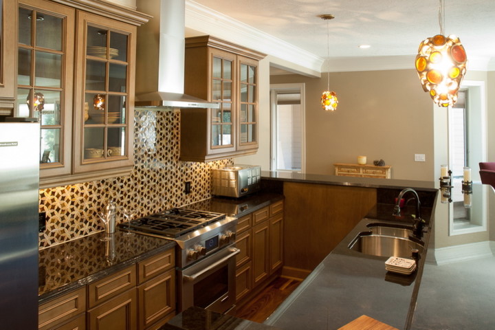 Inspiration for a traditional kitchen in Cleveland.
