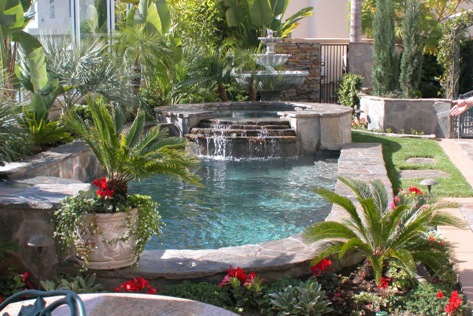 Inspiration for a traditional pool in Orange County.