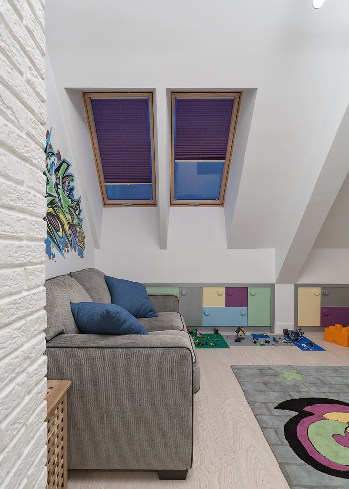 Замечательная двухуровневая квартира с фантастическим детским этажом