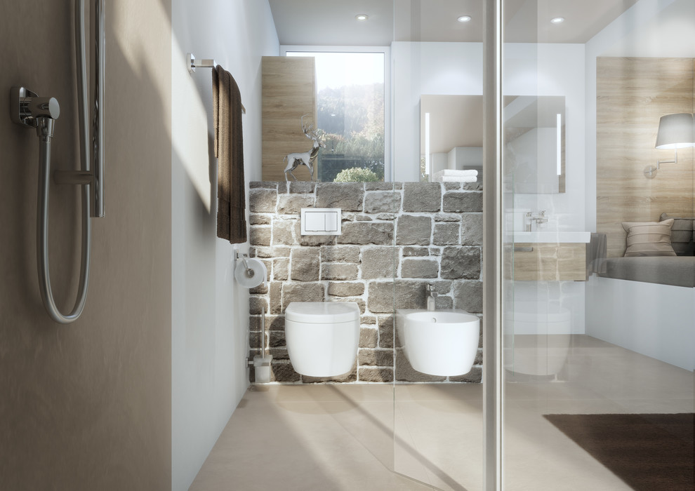 Свежая идея для дизайна: огромная ванная комната в современном стиле с плоскими фасадами, накладной ванной, душем без бортиков, биде, белыми стенами, полом из керамической плитки, монолитной раковиной, бежевым полом и открытым душем - отличное фото интерьера