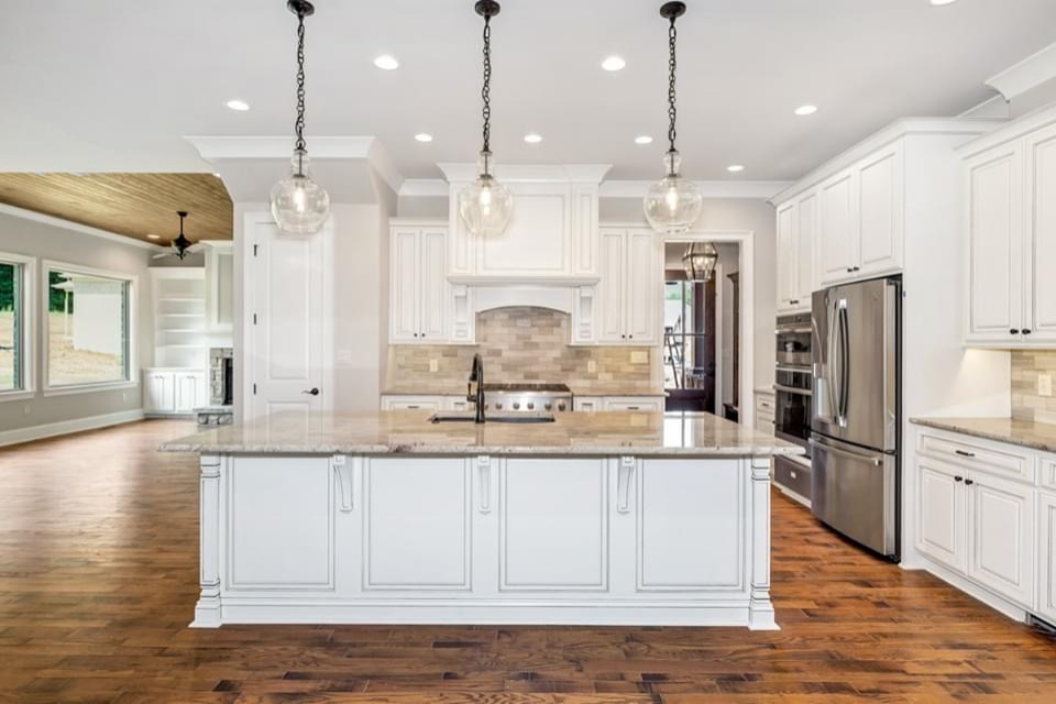 Kitchen - transitional kitchen idea