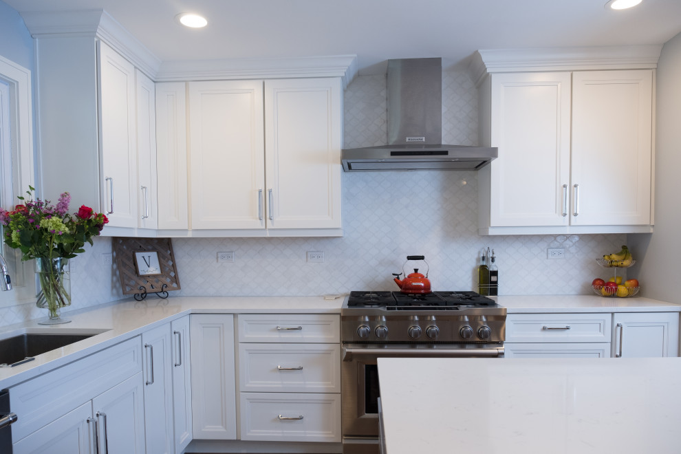 Mountain style kitchen photo in Chicago