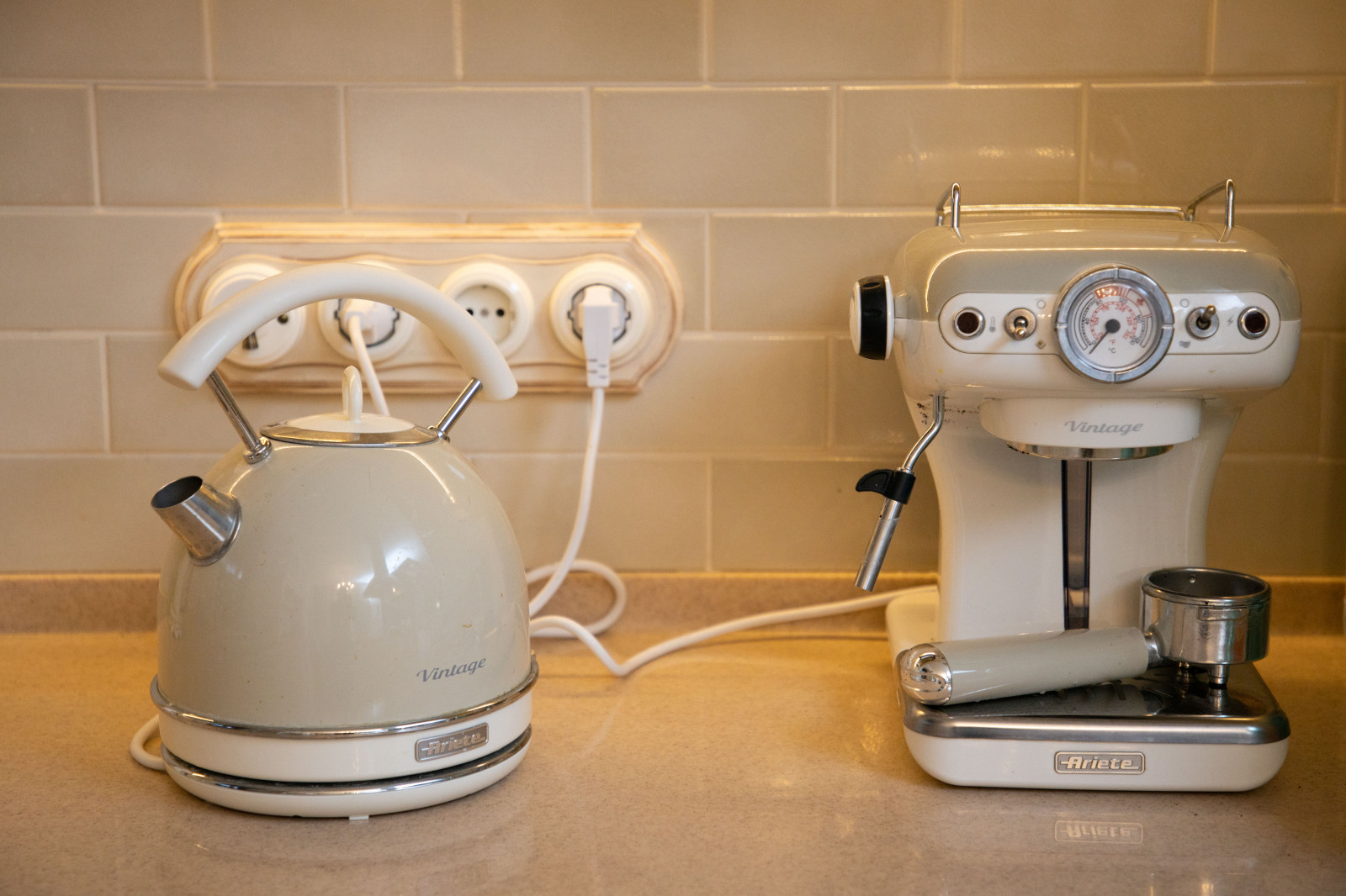 Загородный дом (внутренний монтаж ретро электрики)