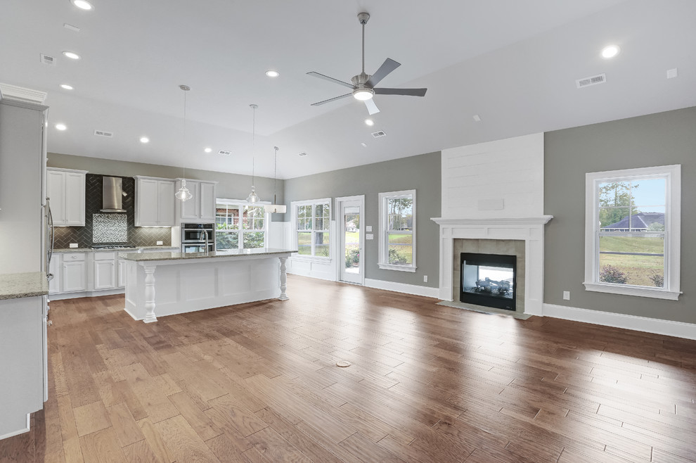 Home design - transitional home design idea