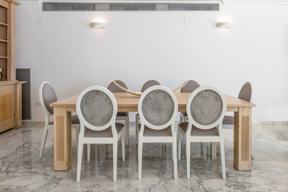 Diseño de comedor clásico renovado grande