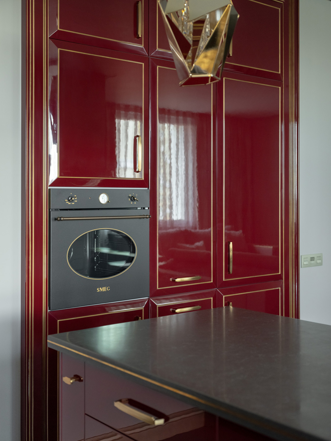 Бордовый глянец