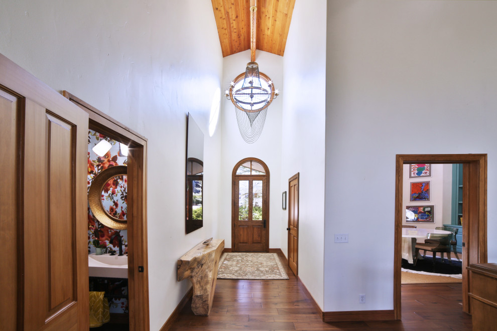 This is an example of a contemporary entryway in Salt Lake City.