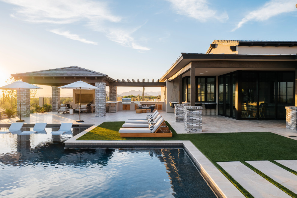 Transitional pool photo in Phoenix
