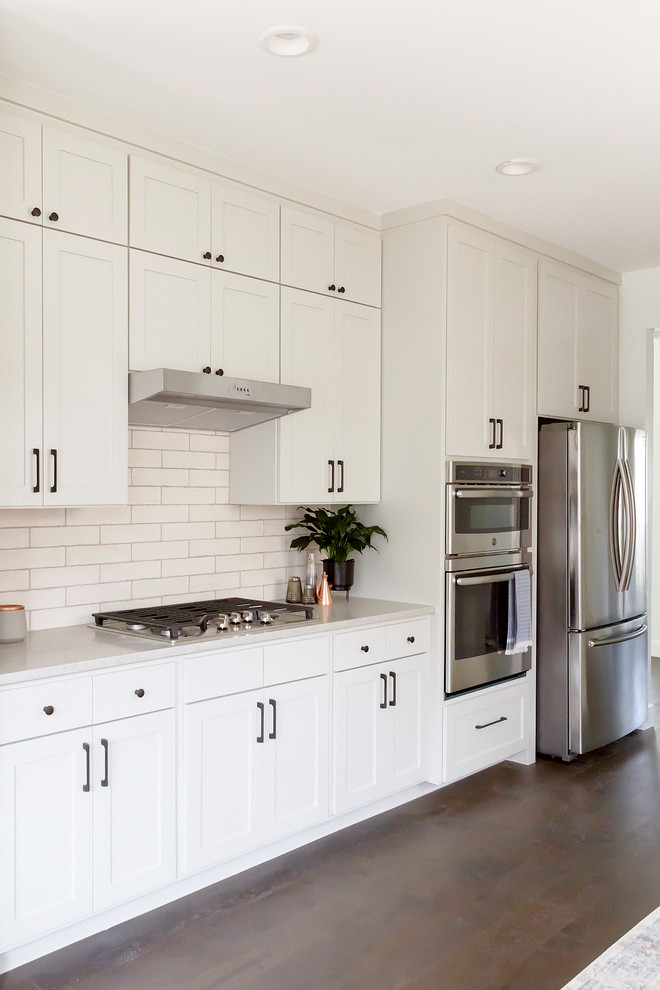 Example of a transitional kitchen design in Austin