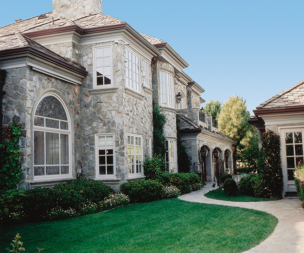 Design ideas for a traditional exterior in Los Angeles.