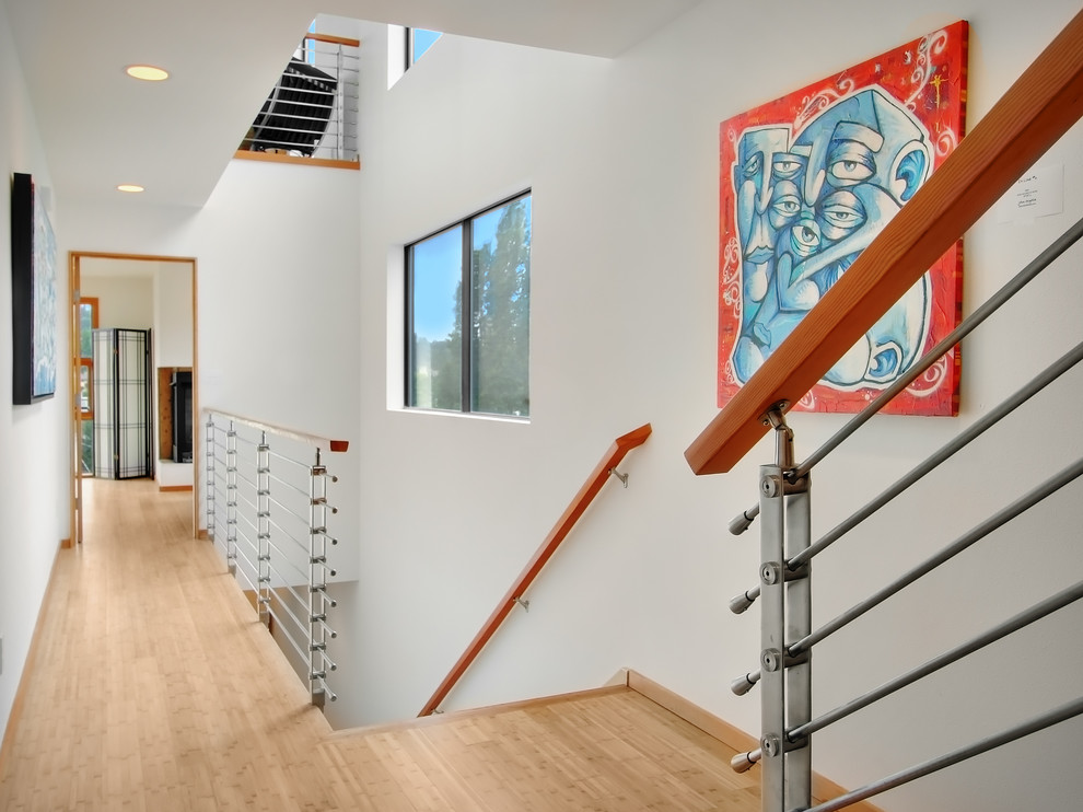 This is an example of a modern straight staircase in Seattle with mixed railing.