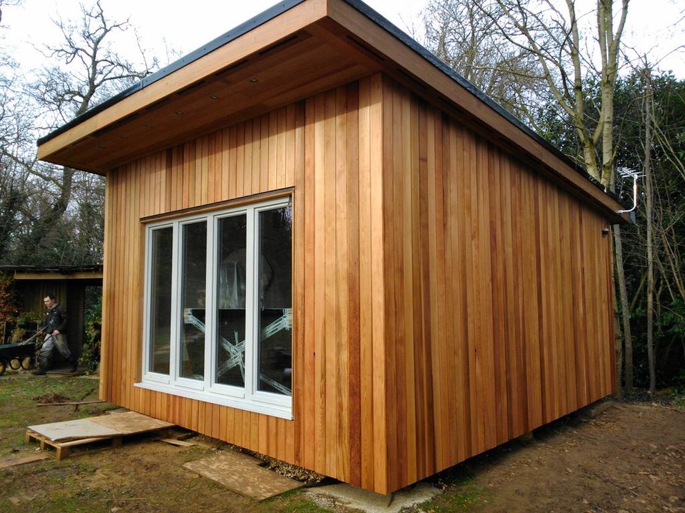 Design ideas for a mid-sized contemporary shed and granny flat in Cheshire.