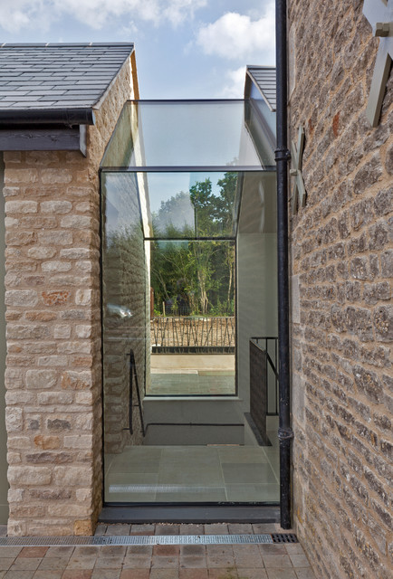 Contemporary barn conversion trendy-hus-og-facade