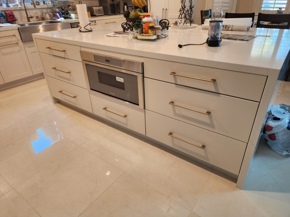 White Contemporary Kitchen Design