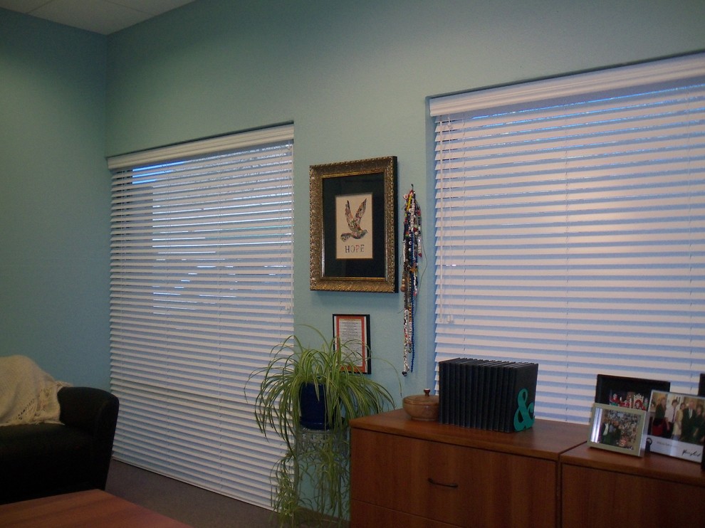 Example of a classic home office design in Orange County