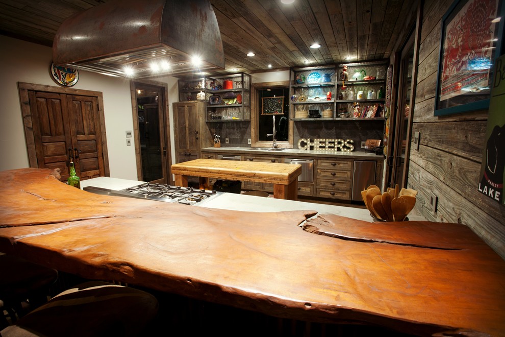 Mountain style home design photo in Dallas