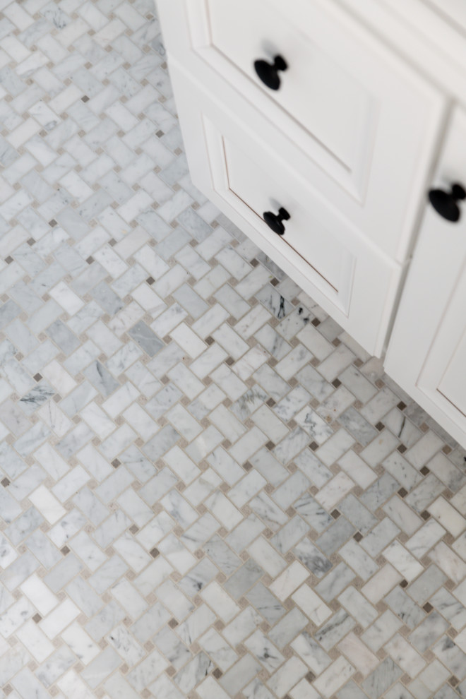 Bathroom - transitional bathroom idea in Boston